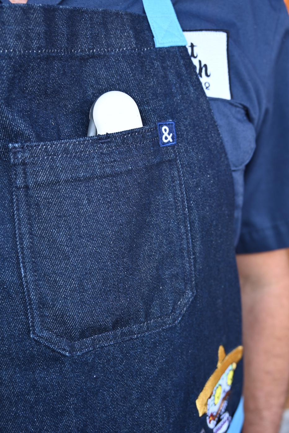 hedley-and-bennett-meat-church-apron-navy-e0 Screenshot_2024-07-03_at_2.52.10_PM.png